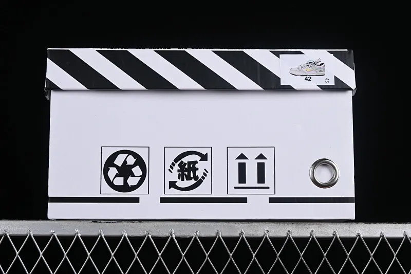 All Categories Nk SB Dunk Series Nk SB Dunk Low Low-top sneakers Nk Dunk Low Customized Da Vinci Xingli Flash Wing Simple black, white and gray SB strap low-top casual sneakers CW1590-100